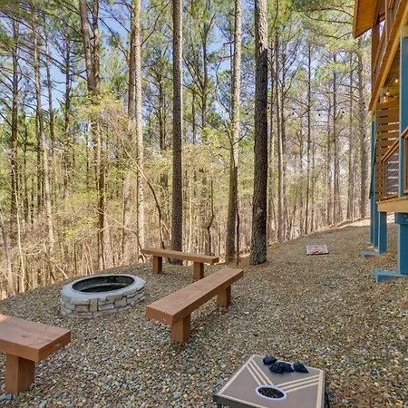 Serene Broken Bow Cabin With Hot Tub And Fire Pit!